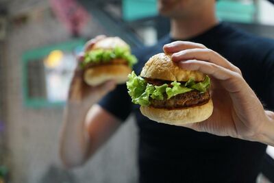  Perché abbiamo bisogno di una nuova narrazione sul peso e sul cibo 