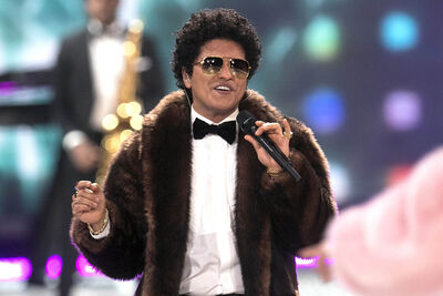 Amicizia musicale tra ROSÉ e Bruno Mars: il successo di APT 