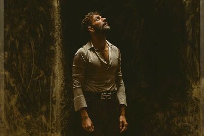  Con Materia (Terra) Marco Mengoni torna davvero all'essenziale 