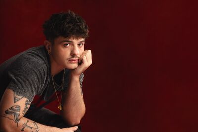  'Balorda nostalgia': il significato della canzone di Olly per Sanremo 
