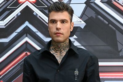  Fedez ha un nuovo tatuaggio: ecco il significato 