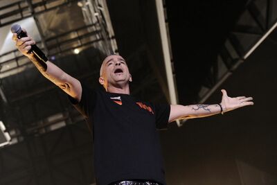 Tutto su Eros Ramazzotti, il cantante salvato dalla musica 