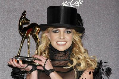  Britney Spears in trattativa per il Super Bowl: ecco chi vorrebbe al suo fianco 