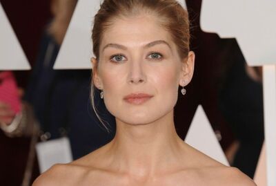  'Radioactive' , qualche curiosità sul Film con Rosamund Pike 