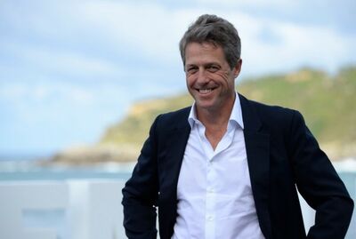  'Mickey occhi blu', qualche curiosità sul film con Hugh Grant 