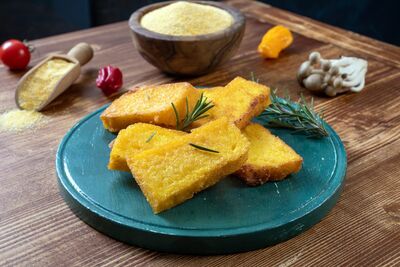  Non c'è Street Food napoletano senza gli scagliozzi di polenta fritti 