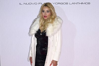  Valeria Marini: ecco qual è la dieta che le consente di essere sempre in forma 