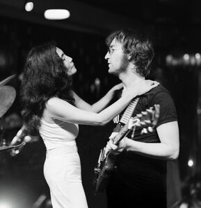  One to One: “John & Yoko” – l’amore, la musica e la rivoluzione di una coppia che ha cambiato il mondo | Domanipress 