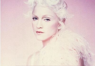  Madonna torna nei suoi incubi più belli: “Bedtime Stories” diventa un nuovo manifesto trent’anni dopo | Domanipress 