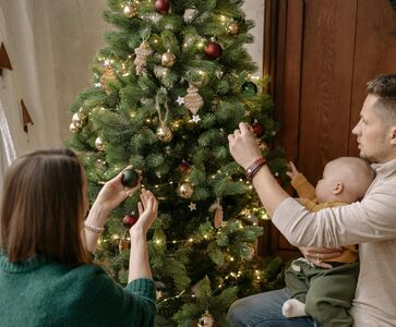  Natale in anticipo: perché addobbare l’albero prima dell’8 dicembre ci fa stare meglio (parola degli psicologi) | Domanipress 