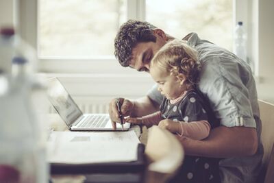  Al via il congedo di paternità obbligatorio Inps. Come e quando si può utilizzare 