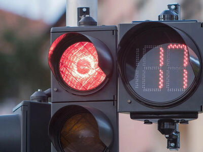  Semafori, il Decreto introduce i contasecondi: un po' di regole | MotorLabs 
