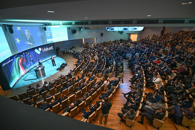  Velvet, l'IA 'made in Italy' scommette sull'open source e sull'efficienza 