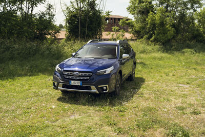  Subaru Outback, Cosa ci piace e Cosa no | Prova su Strada | MotorLabs 