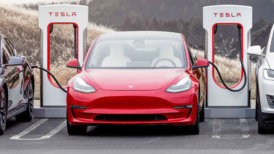  Tesla taglia i prezzi dei Supercharger anche in Italia, ma gli abbonamenti concorrenti restano meglio 
