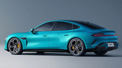  Xiaomi SU7 si sposta dal sola: lo spavento del proprietario nel video completo 