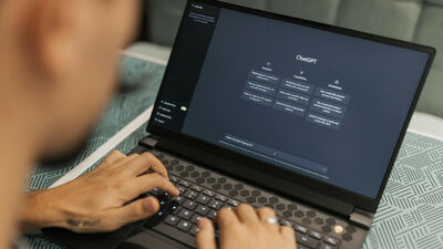  Tre anni di ChatGPT: come l'AI ha cambiato tecnologia, mercato e società 