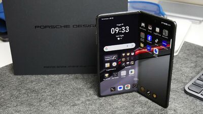  HONOR Magic V2 RSR Porsche Design: il pieghevole perfetto per chi lavora 