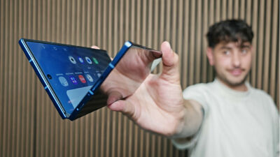  Samsung e Apple dominano il mercato: lancio positivo per Galaxy Z e iPhone 17 