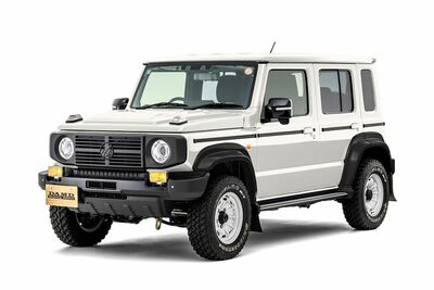  La Suzuki Jimny a 5 porte si trasforma e diventa una baby Classe G 