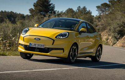  Ford Puma Gen-E si aggiorna: cresce l'autonomia e arriva BlueCruise 