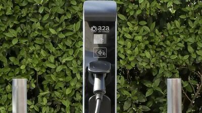  Ricarica auto elettriche, A2A rivede gli abbonamenti 