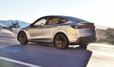  Nuova Tesla Model Y, 1.800 euro per farla 'sgommare' con Acceleration Boost 