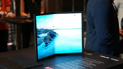  Asus Zenbook 17 Fold OLED arriva in Italia | Prezzi e disponibilità 