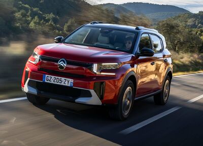  Citroen C3 Aircross, spazio fino a 7 posti: benzina, ibrida ed elettrica 