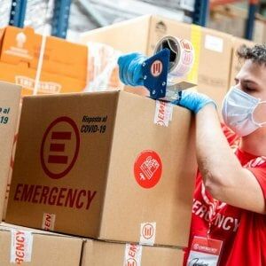  Pandemia, il programma 'Nessuno escluso: 28.000 pacchi alimentari a 2.000 famiglie dai 640 volontari 