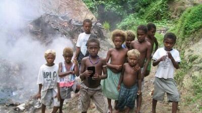  Isole Salomone, l’innalzamento dei mari costringe intere comunità alla fuga senza pianificazioni 