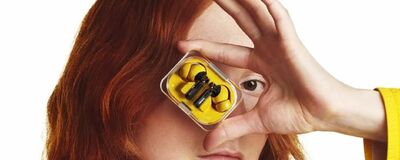  Se ami correre con la musica nelle orecchie, compra gli Auricolari Nothing Ear (a) 