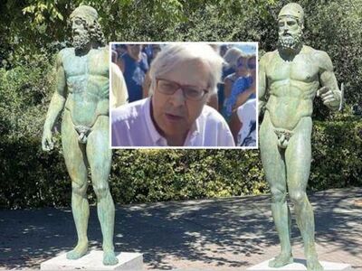  Bronzi Di Riace, continua la polemica. Vittorio Sgarbi: «Se sono fragili come hanno resistito 2 mila anni in mare?» 