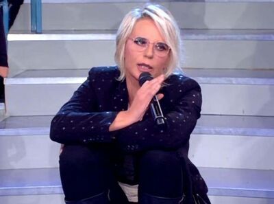  Amici, De Filippi contro tutti: caccia un ballerino e litiga con Alessandra Celentano 