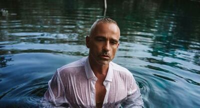  Eros Ramazzotti compie 59 anni: «Presto sarò nonno, ma non vizierò mio nipote: ho l’istinto a educare» 