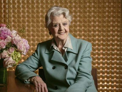  Morta Angela Lansbury, addio alla «Signora in giallo» che aiutava la polizia a fare luce sui delitti | Aldo Grasso 