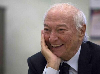  Le sorprendenti pagelle di Piero Angela: al liceo aveva 5 in matematica e in latino 
